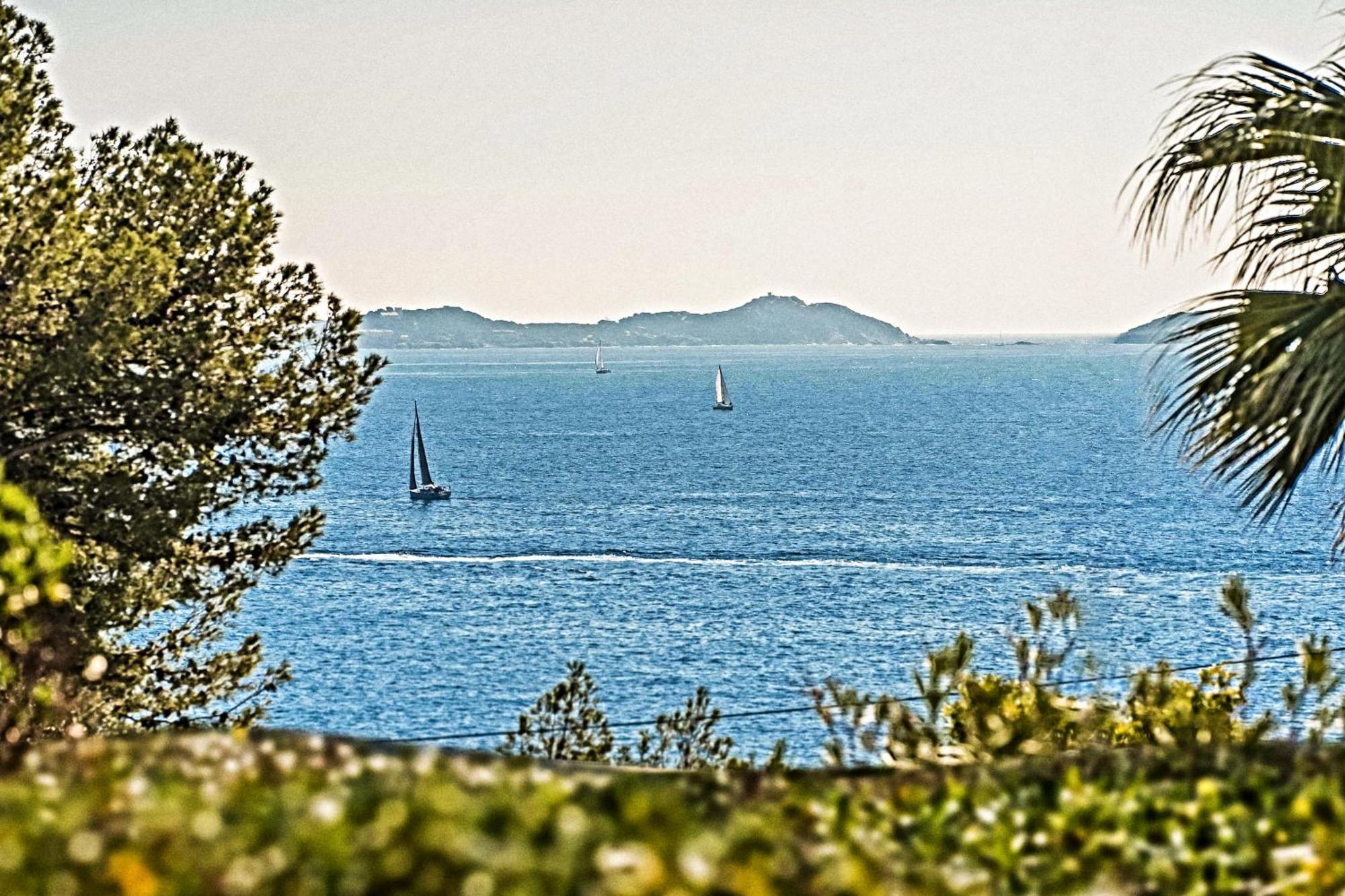 Logement Vue Mer Splendide - Situe A 50 Metres Du Bord De Mer Et 2 Minutes Des Plages - Bandolina 外观 照片