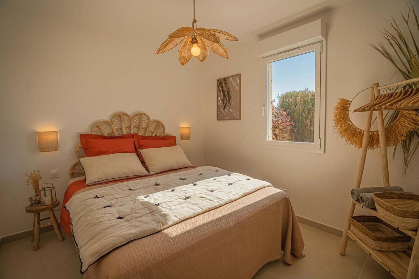 Logement Vue Mer Splendide - Situe A 50 Metres Du Bord De Mer Et 2 Minutes Des Plages - Bandolina 外观 照片